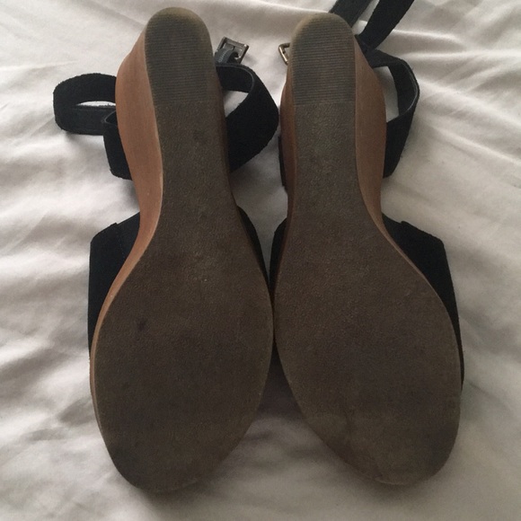 Steve Madden black suede wedge sandals. 8 - Picture 5 of 6